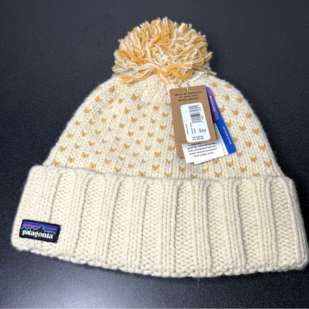 NWT Patagonia Snowbelle Natural Womens Beanie Toboggan